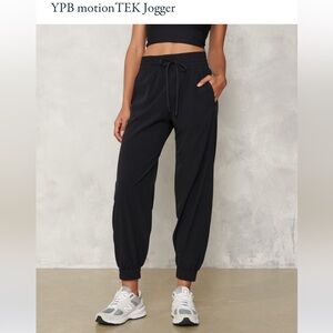 Abercrombie YPB motion TEK jogger
